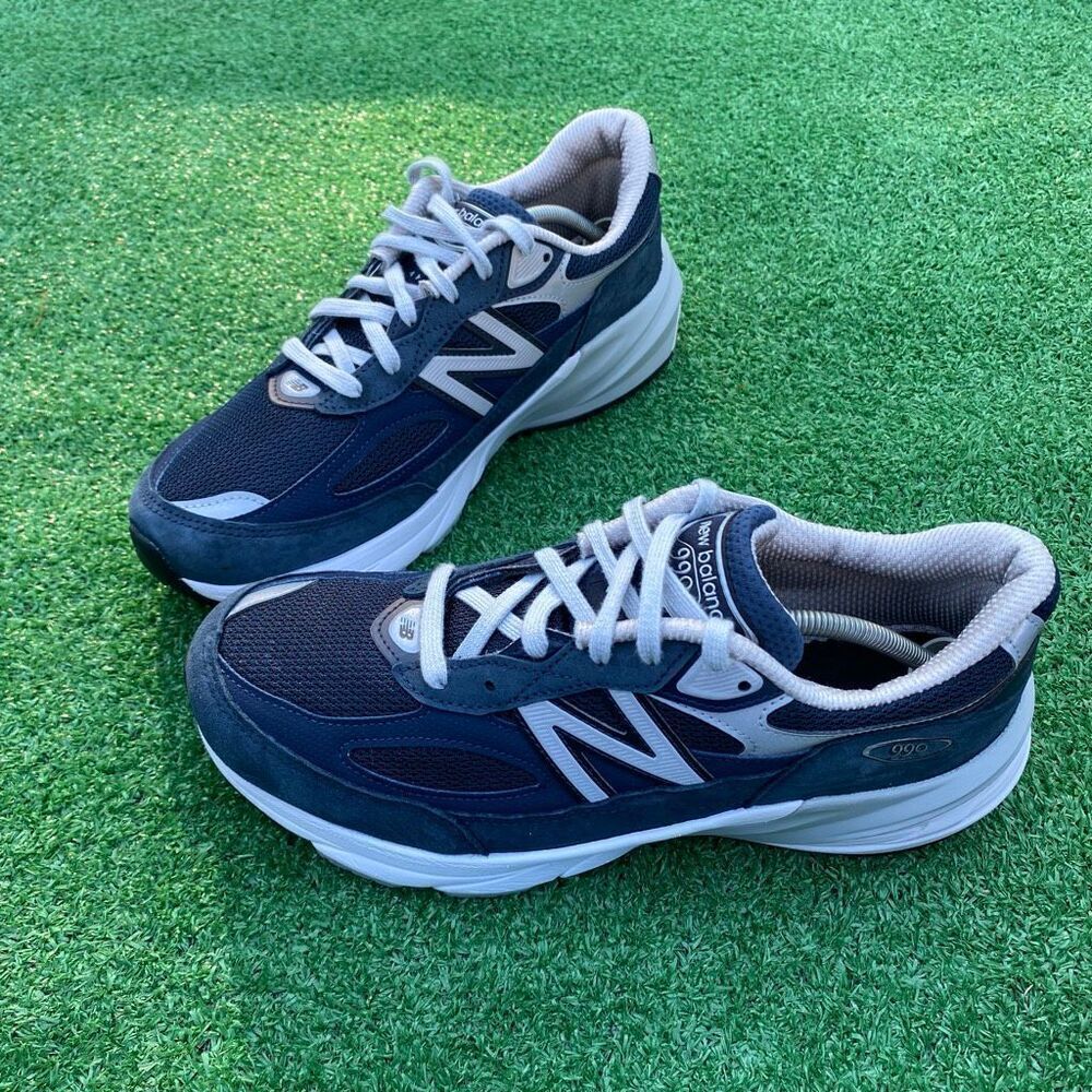 NEW BALANCE 990 V6 - Women’s Running Shoes - SIZE 8.5